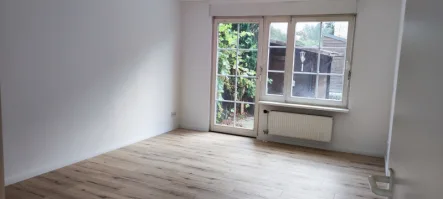 Wohnzimmer - Wohnung kaufen in Gosen - ++leere, tolle Wohnung mit Terrasse und kleinem Garten ++