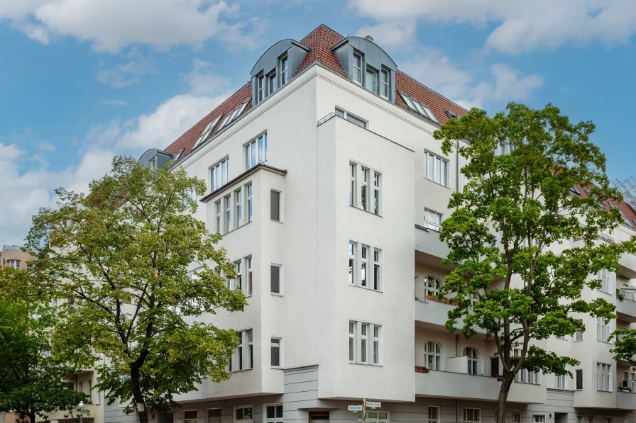 Hausansicht - Wohnung kaufen in Berlin - Exklusive Jugendstil-Altbauwohnung in Wilmersdorf – 5 Zimmer, 150m²