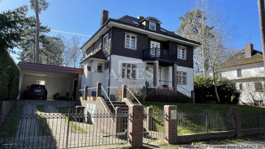 Objektansicht - Haus kaufen in Berlin - Zwangsversteigerung: großzügige Villa in bester Berliner Wohnlage