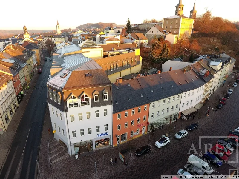 Objektansicht - Zinshaus/Renditeobjekt kaufen in Schleiz - *** Zentrale Marktplatzlage: Wohn-/Geschäftshaus in Schleiz ***