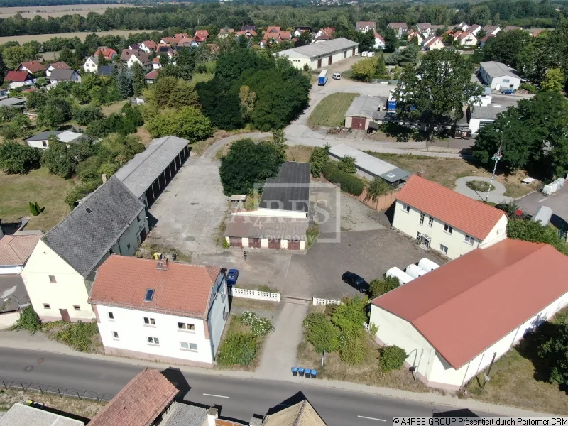 Objektansicht - Zinshaus/Renditeobjekt kaufen in Borna - Gewerbeanwesen in Borna mit Mehrfamilienhaus