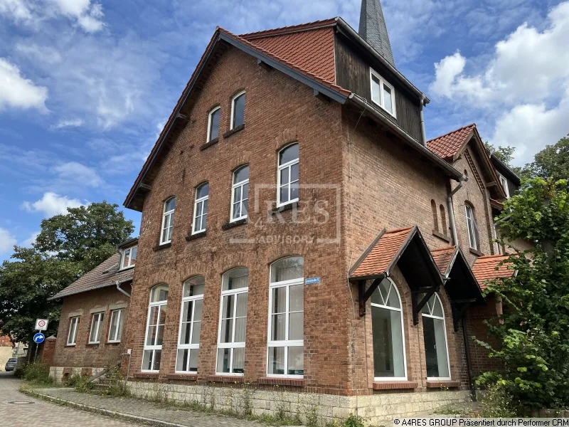 Objektansicht - Zinshaus/Renditeobjekt kaufen in Gatersleben - Wohn-/Geschäftshaus in Gattersleben mit Charme