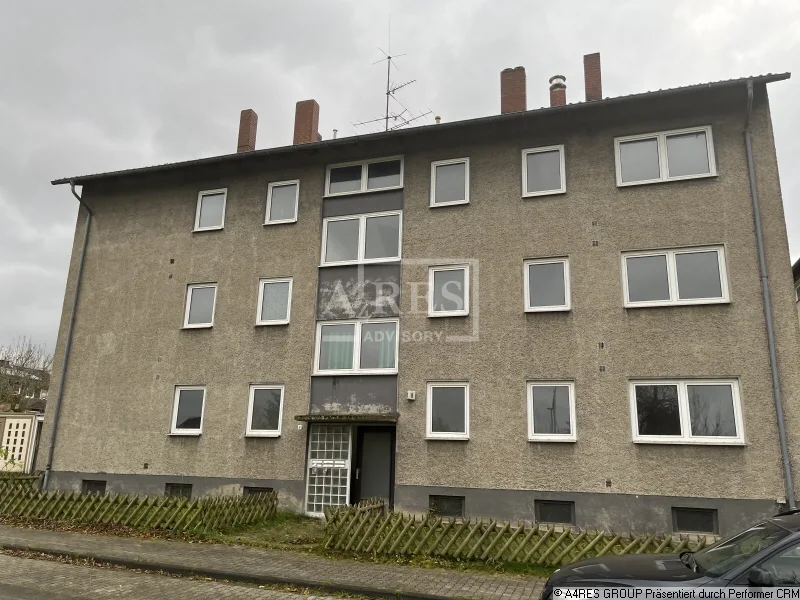 Objektansicht - Zinshaus/Renditeobjekt kaufen in Bornum - Sanierungsobjekt: Mehrfamilienhaus in Bornum für 320 EUR/m²