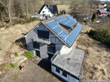 Objektansicht - Haus kaufen in Marienheide - Für Selbermacher: Beende den Dornröschenschlaf