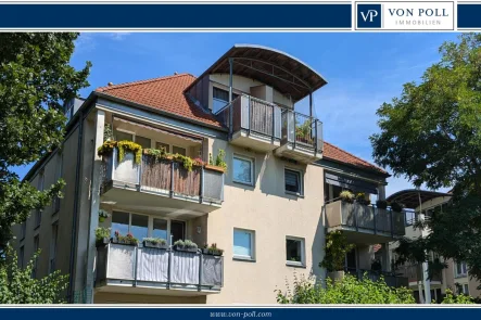 Hausansicht - Wohnung kaufen in Velten - ! Schöne 2-Zimmer Dachgeschosswohnung mit Südbalkon und Tiefgaragenstellplatz !