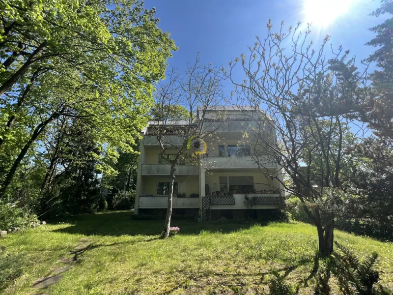 Hausfront- Balkon - Wohnung kaufen in Berlin / Grunewald - 3-Zimmerwohnung mit Stellplatz Nähe S-Bahnhof Grunewald