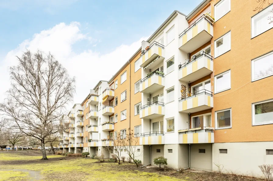 Balkonansicht - Wohnung kaufen in Berlin - Toll gepflegte vermietete 3-Zimmer Wohnung in Berlin Siemensstadt