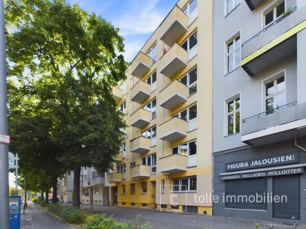 Hausansicht  - Wohnung kaufen in Berlin - Kiez-Lage! 2-Zimmer Wohnung in der Yorckstraße mit Balkon