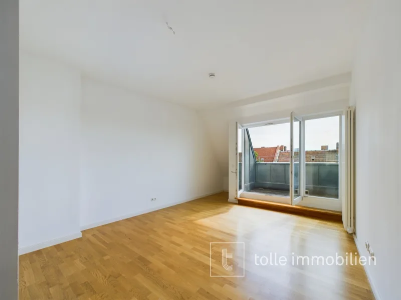 Wohnzimmer - Wohnung kaufen in Berlin - Attraktive 2-Zimmer Wohnung mit Balkon - Zentral in Friedrichshain