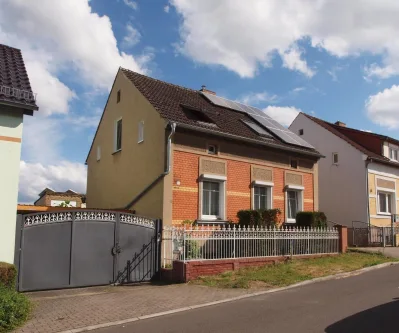 Ansicht - Haus kaufen in Werder  - Freistehendes Einfamilienhaus in attraktiver Lage und Ausbaureserven