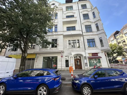 Hausansicht - Büro/Praxis mieten in Berlin-Charlottenburg - Großzügig geschnittene Gewerbefläche in zentraler Lage, ideal als Laden- bzw. Büro geeignet