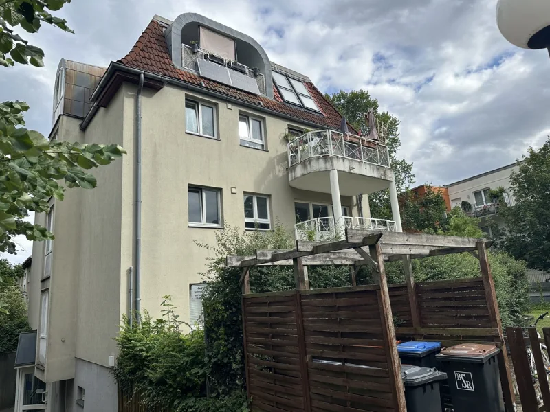 Hausansicht - Wohnung mieten in Berlin-Steglitz - Sonnige DG-Wohnung in ruhiger und zentraler Wohnlage**Sonnenterrasse**Parkett**Aufzug**