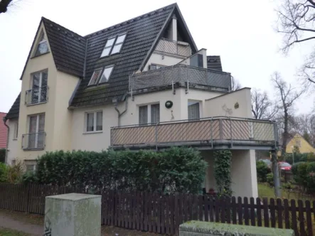 Eckansicht - Wohnung mieten in Berlin-Hellersdorf - Großzügig geschnittene Wohnung in grüner Lage, mit großem Balkon***gefl. Wannenbad***Laminat***