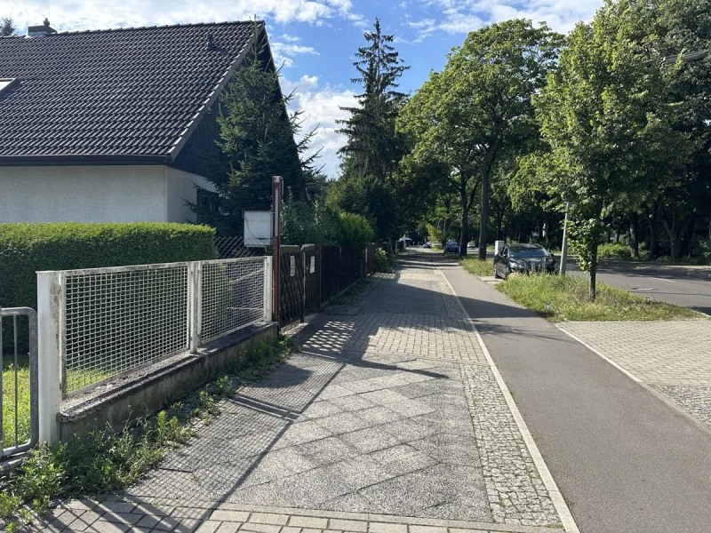 Blick in die Straße, neu