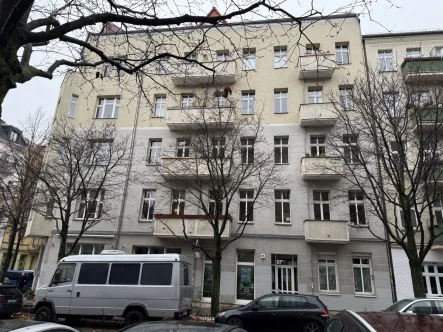 Hausansicht - Zinshaus/Renditeobjekt kaufen in Berlin-Prenzlauer Berg - Kapitalanleger aufgepasst! Gut vermietete 1-Zimmerwohnung in begehrter Lage*Balkon*Wannenbad*große Küche*