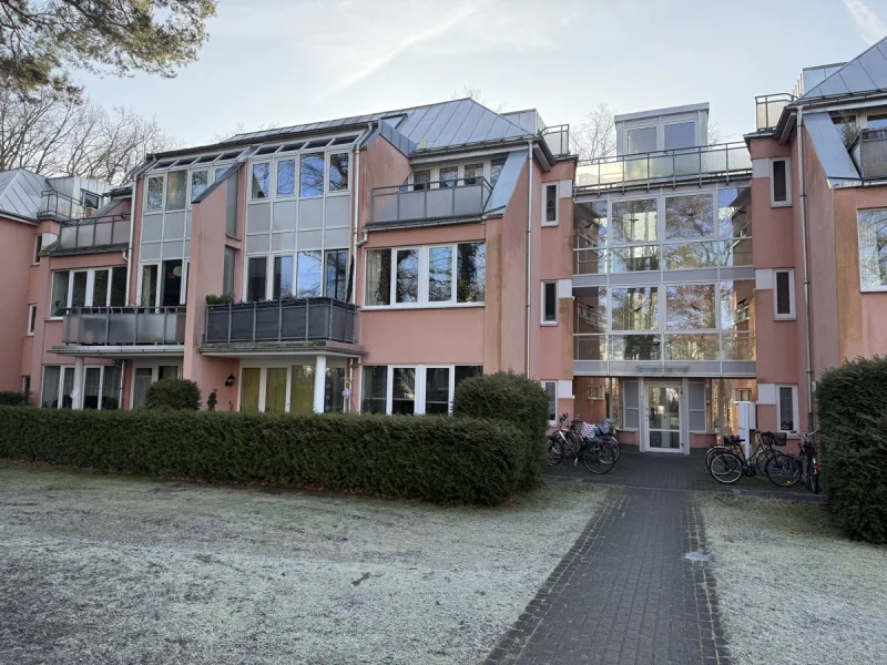 Hausansicht - Wohnung mieten in Berlin-Köpenick - Wohnen in ruhiger und grüner Lage,nahe der Dahme ***Sonnenterrasse***EBK***Parkett***