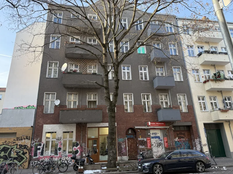 Hausansicht - Wohnung mieten in Berlin-Neukölln - "Mietfreie Zeit für Schönheitsreparaturen" -Kleine Single-Wohnung in Kiezlage, unweit dem Weichselplatz***Duschbad***Herd + Spüle***