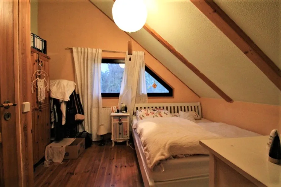 16. Schlafzimmer DG