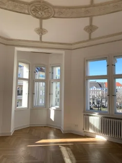 Erkerzim. VERGLEICH - Wohnung kaufen in Berlin - +SANIERUNGSOBJEKT+ 5 ZIM. IN TRAUMHAFTEM STUCKALTBAU UNWEIT DEM BELIEBTEN VIKTORIA-LUISE PLATZ