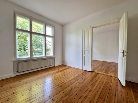 vom Eß-zum Wohnzimmer - Wohnung kaufen in Berlin / Lichterfelde - Klassische Altbauwohnung mit Balkon in guter Lage von Lichterfelde