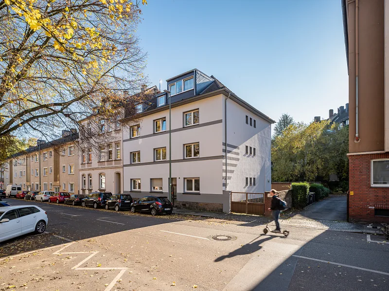 Außenansicht - Wohnung kaufen in Essen - Geräumige, vermietete 5-Zimmer-Maisonettewohnung: Ihre Kapitalanlage in zentraler Lage Essens