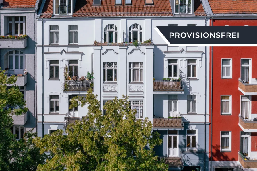 Außenansicht - Wohnung kaufen in Berlin - Großzügige, vermietete Wohnung mit 4 Zimmern, Balkon, Wannenbad & Gäste-WC