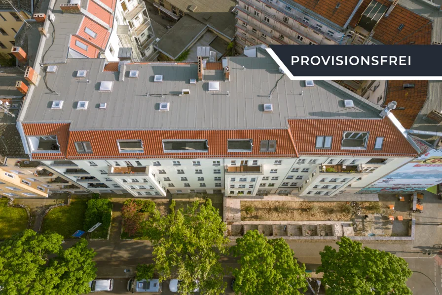 Außenansicht - Wohnung kaufen in Berlin - Bezugsfreie, helle 1-Zimmerwohnung mit Balkon & Wannenbad