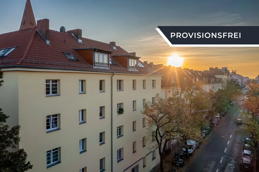 Außenansicht - Wohnung kaufen in Berlin - Preiswert, mit Balkon & Wannenbad: Vermietete 2,5-Zimmerwohnung am Schillerkiez