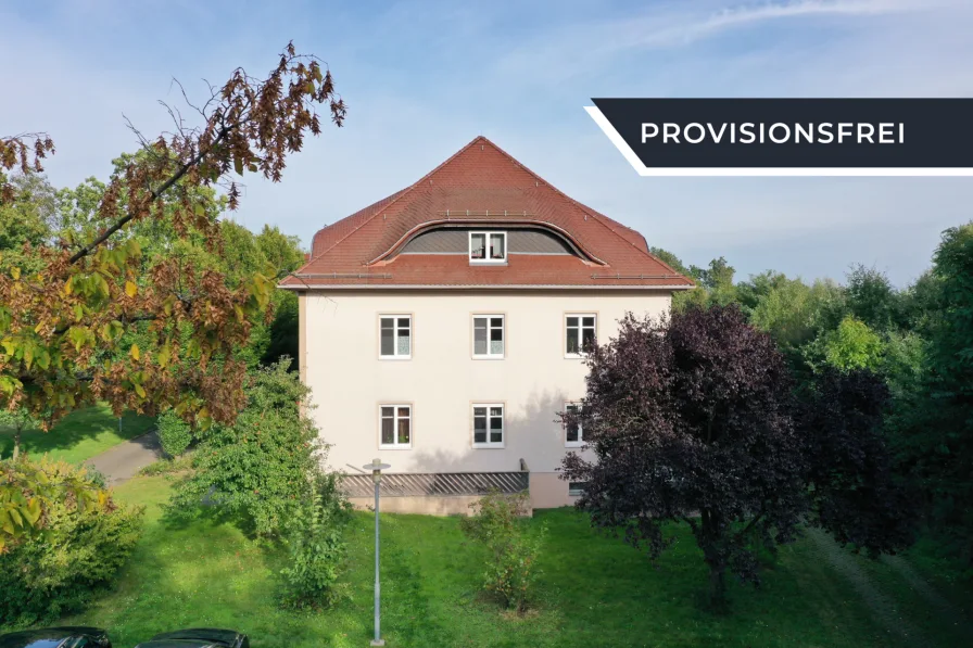 Außenansicht - Wohnung kaufen in Oschatz - Im historischen Fliegerhorst: 2-Zimmerwohnung mit Energieklasse B & Balkon