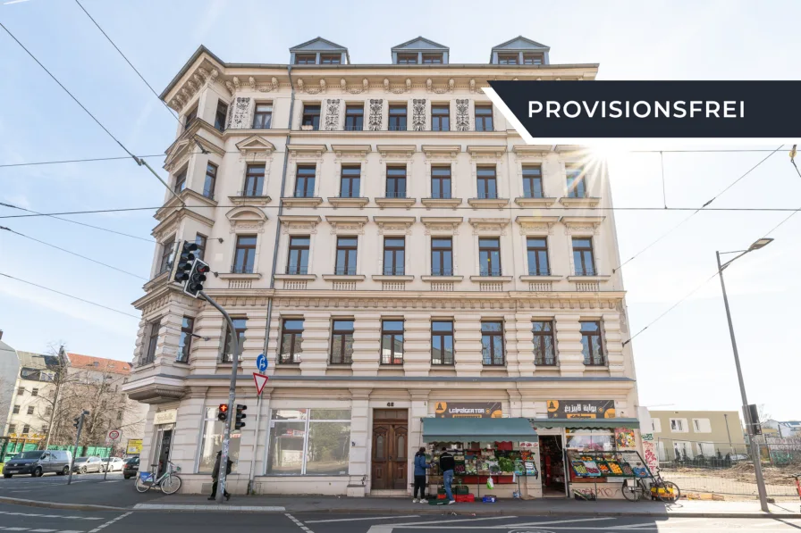 Außenansicht - Wohnung kaufen in Leipzig - Bezugsfreie 2-Zimmerwohnung mit Wannenbad in Leipziger Denkmalimmobilie