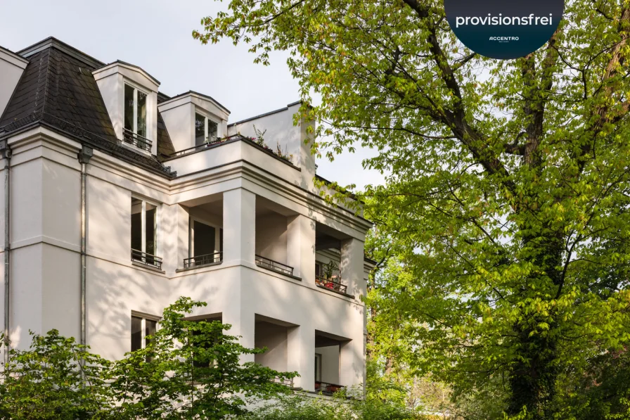 Außenansicht - Wohnung kaufen in Berlin - Vermietete Wohnung mit 2 Zimmern & Balkon im grünen Alt-Treptow