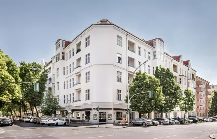 Hausansicht - Büro/Praxis kaufen in Berlin - Vermietete Gewerbeeinheit mit derzeitiger Hotelnutzung