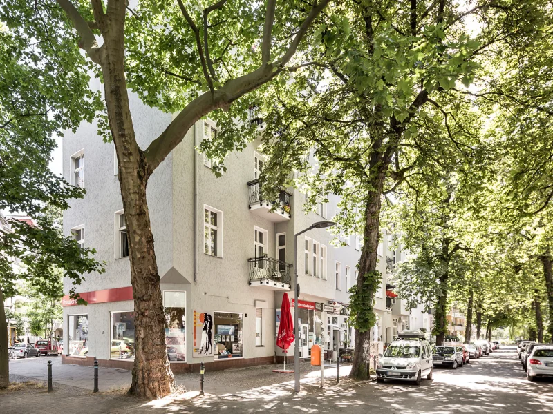 Objektansicht - Wohnung kaufen in Berlin - Kapitalanlager aufgepasst: imposante Altbauwohnung mit Balkon