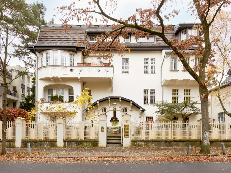 Hausansicht - Wohnung kaufen in Berlin - Immobilienpaket: herrschaftliche Jugendstilwohnung & Gewerbeeinheit in der Villa Oppenheimer in Villenkolonie Grunewald