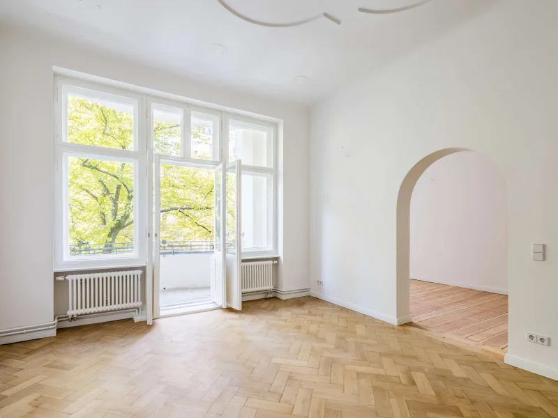 Zimmer - Wohnung kaufen in Berlin - Altbau-Highlight mit Stuck und Balkon im Erstbezug nach Sanierung in Berlin-Charlottenburg