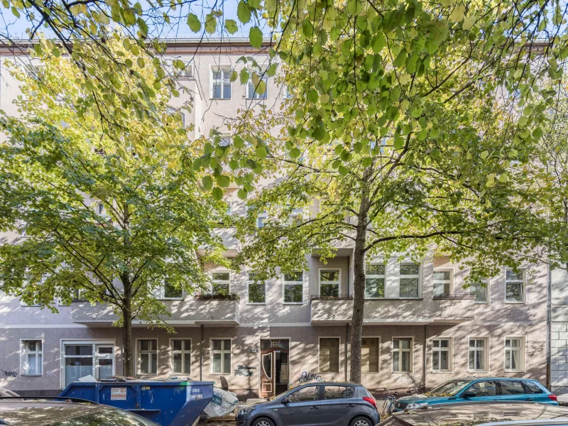 Hausansicht 1 - Wohnung kaufen in Berlin - Vermietete Hochparterre-Wohnung im ruhigen Seitenflügel in Berlin-Schöneberg