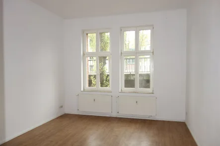 Wohnzimmer - Wohnung mieten in Brandenburg - **Besichtigung: So., 12.01. um 10:30 Uhr** Sanierte Whg in Altstadtnähe!