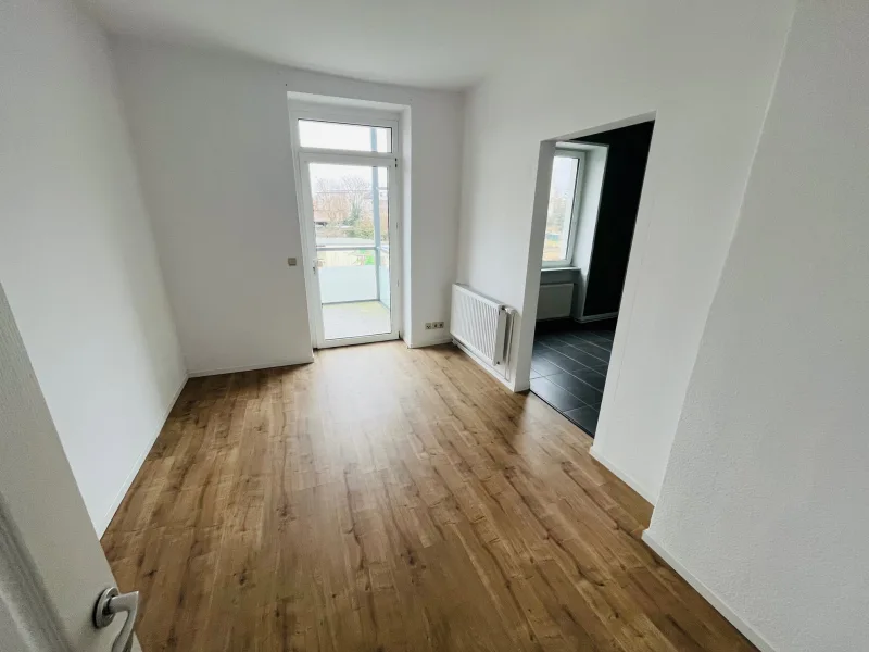 Schlafzimmer - Wohnung mieten in Brandenburg - **Besichtigung: Sa., 01.03. um 13:45 Uhr** Schöne Balkon-Whg nahe Kleiner Beetzsee!