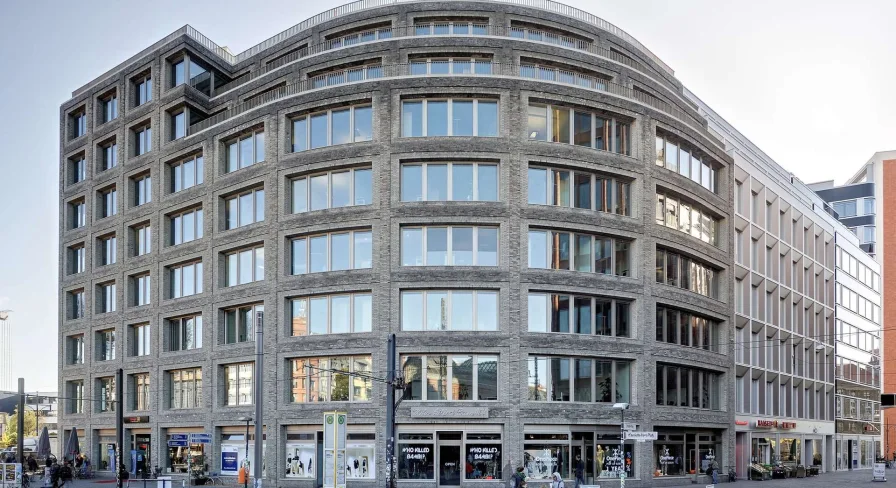 Außenansicht An der Spandauer Brücke 10 - Büro/Praxis mieten in Berlin - Büros mieten Campus Hackescher Markt - An der Spandauer Brücke 10 #Bürohaus #BüroMitte #Büroetage