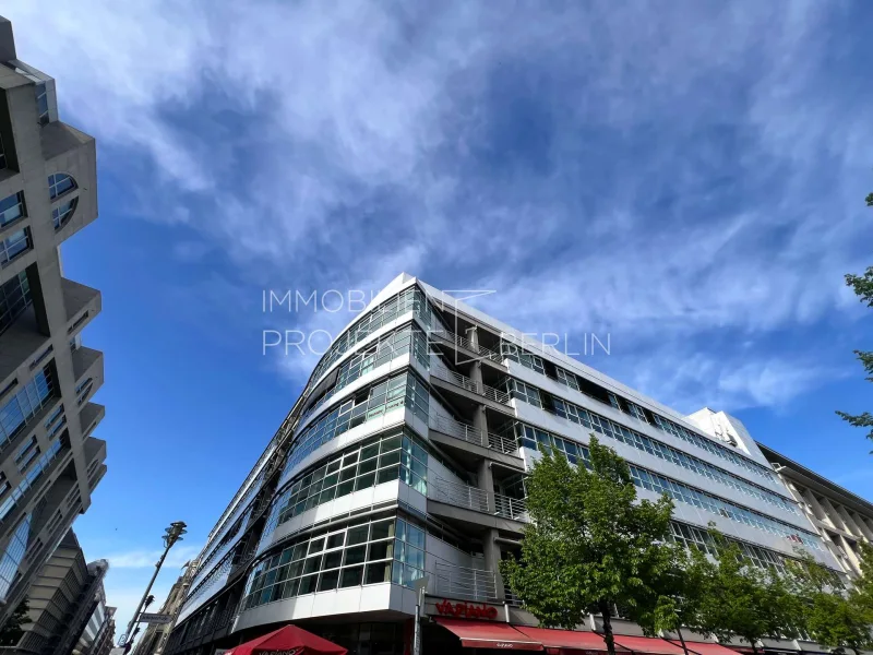 Außenansicht Friedrichstraße 50-55 - Büro/Praxis mieten in Berlin - Büros mieten in der Friedrichstraße 50-55 in Berlin-Mitte #OfficeSpace #MitteBüro #Bürohaus #Berlin