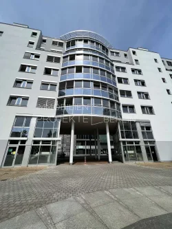 Außenansicht Rudi-Dutschke-Straße 1-9 - Büro/Praxis mieten in Berlin - Büros mieten in Berlin-Kreuzberg - Büro in der Rudi-Dutschke-Straße 1-9 in bester Lage #Office #BLN