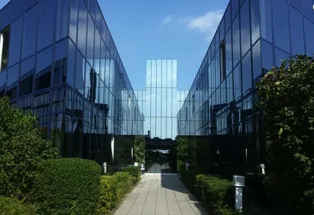 Außenansicht Neuendorfstraße 16-23 - Büro/Praxis mieten in Hennigsdorf - Büros mieten im Technologiepark Hennigsdorf - Büros mieten in der Neuendorfstraße 16-23 #Bürohaus