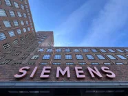 Außenansicht Siemens Schriftzug