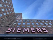 Außenansicht Siemens Schriftzug