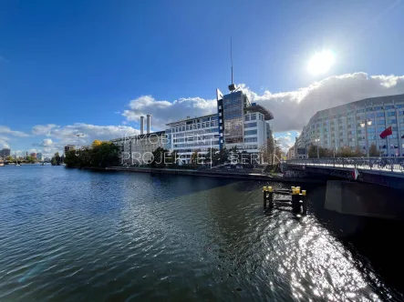 Außenansicht Brückenstraße 5, 5A, 6, 6A - Büro/Praxis mieten in Berlin - Jannowitz Berlin - moderne Büroflächen in Mitte mieten Büros in der Brückenstraße 5 mieten #Mitte