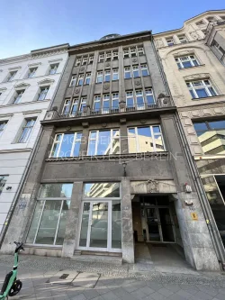 Außenansicht Mauerstraße 77 - Büro/Praxis mieten in Berlin - Büroflächen mieten in der Mauerstraße 77 in Berlin-Mitte #OfficeSpace #Bürohaus #Loftbüro #Büroetage