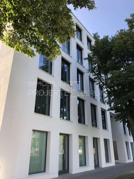 Außenansicht Am Studio 26 - Büro/Praxis mieten in Berlin - Büro mieten im Air Campus Adlershof - Büroflächen in der Rudower Chaussee - Am Studio 26 mieten #BLN