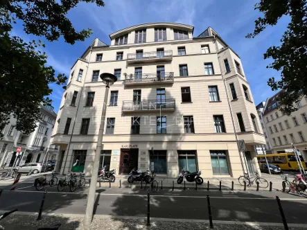 Außenansicht Karlplatz 7 - Büro/Praxis mieten in Berlin - Exklusive Büroflächen in Mitte mieten am Karlplatz 7 #Büros mieten in Berlin-Mitte #Office #Mitte