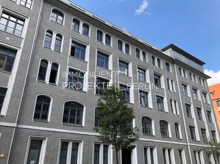 Außenansicht Rotherstraße 20-22 - Büro/Praxis mieten in Berlin - Büros mieten Ehrenbergstraße 19-20 - Rotherstraße 20-22 #OBC #OberbaumCity4 #Office #Bürohaus #BLN