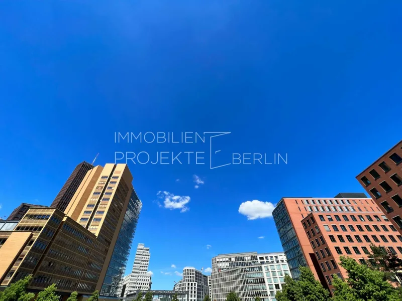 Blick auf den Potsdamer Platz - Büro/Praxis mieten in Berlin - Büros mieten am Potsdamer Platz in der Linkstraße 2 - Büorso mieten in Berlin #BüroBerlin #Büroetage